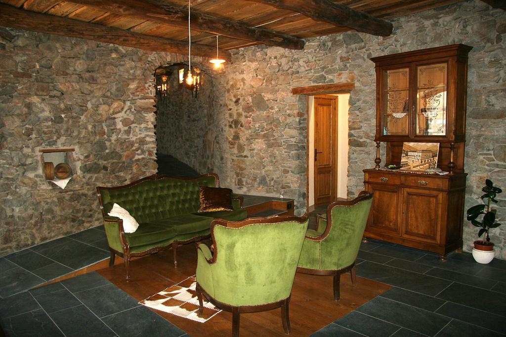 Ostello Del Castello Тірано Екстер'єр фото