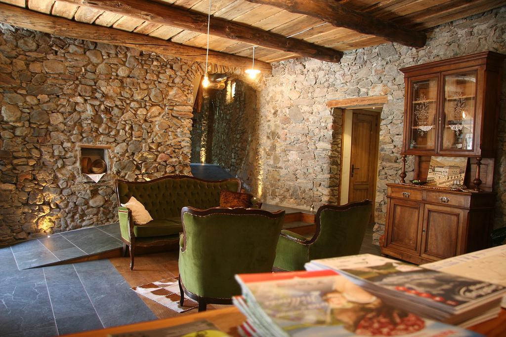 Ostello Del Castello Тірано Екстер'єр фото